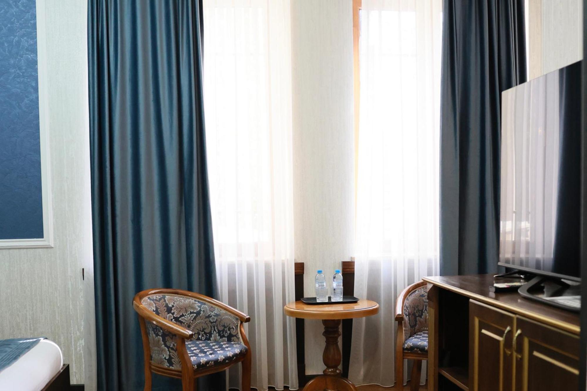 Royal Renaissance Hotel เยเรวาน ภายนอก รูปภาพ