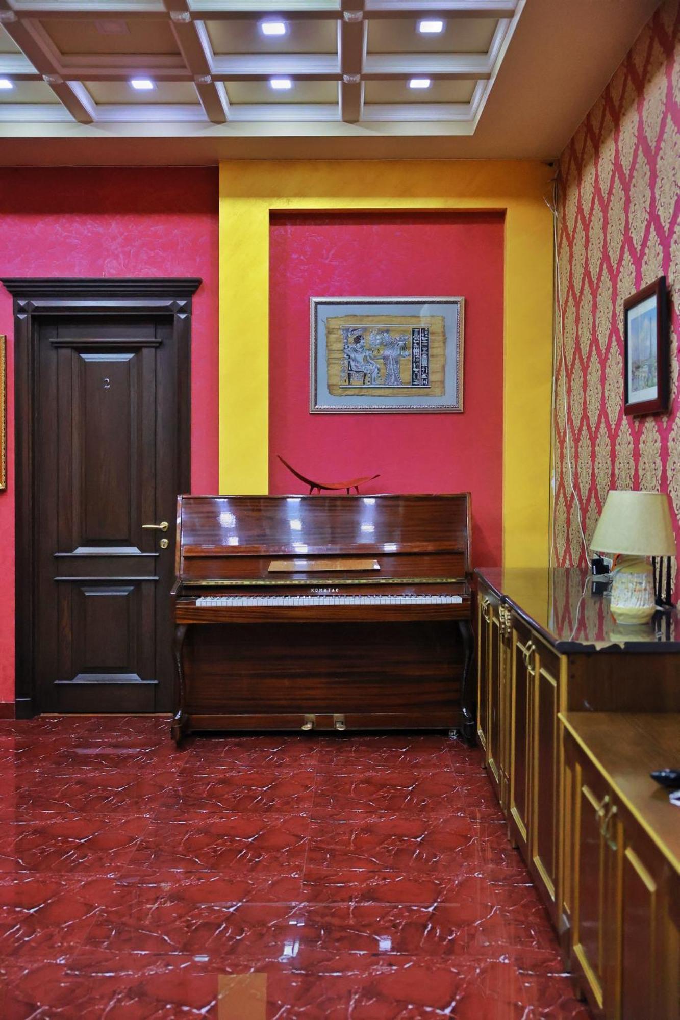 Royal Renaissance Hotel เยเรวาน ภายนอก รูปภาพ