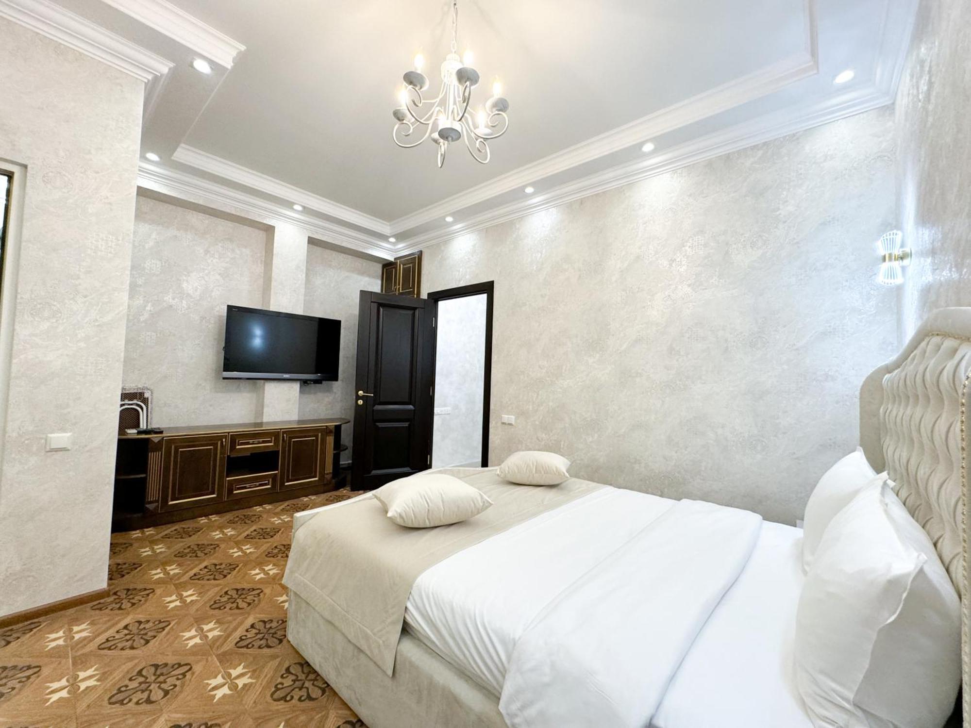 Royal Renaissance Hotel เยเรวาน ภายนอก รูปภาพ