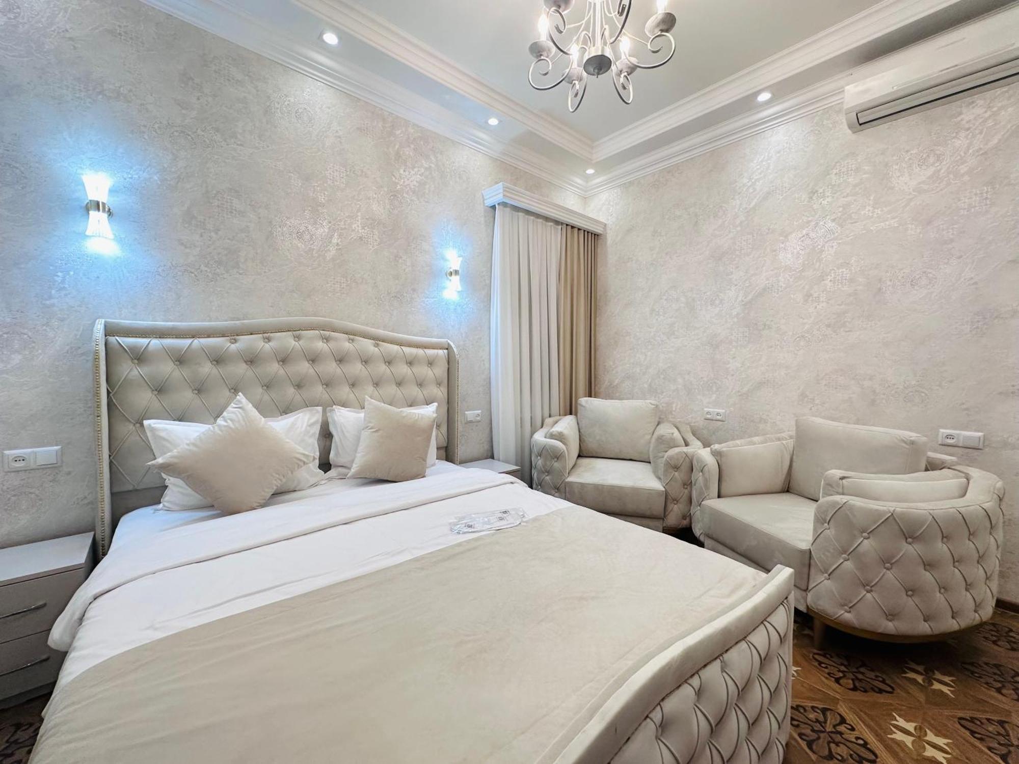 Royal Renaissance Hotel เยเรวาน ภายนอก รูปภาพ